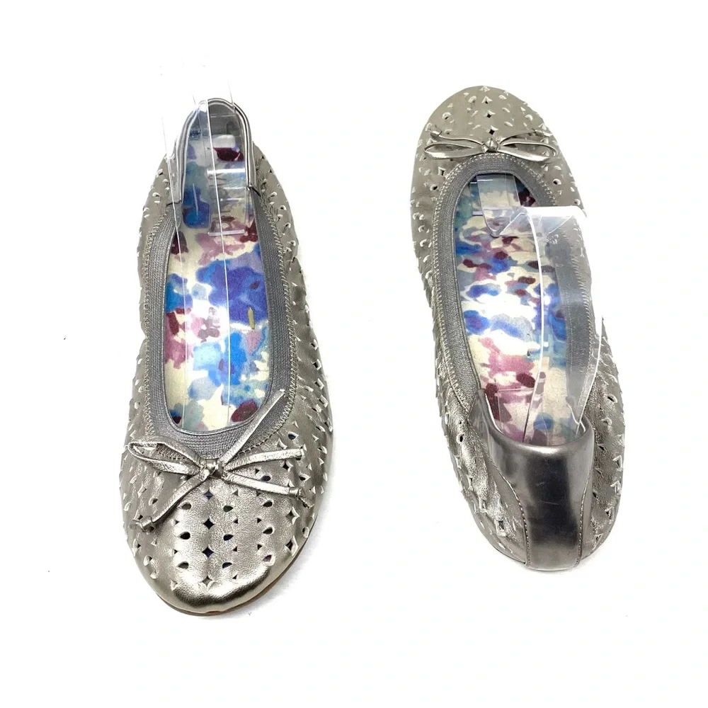 Vionic Flats - Picture 4 of 7